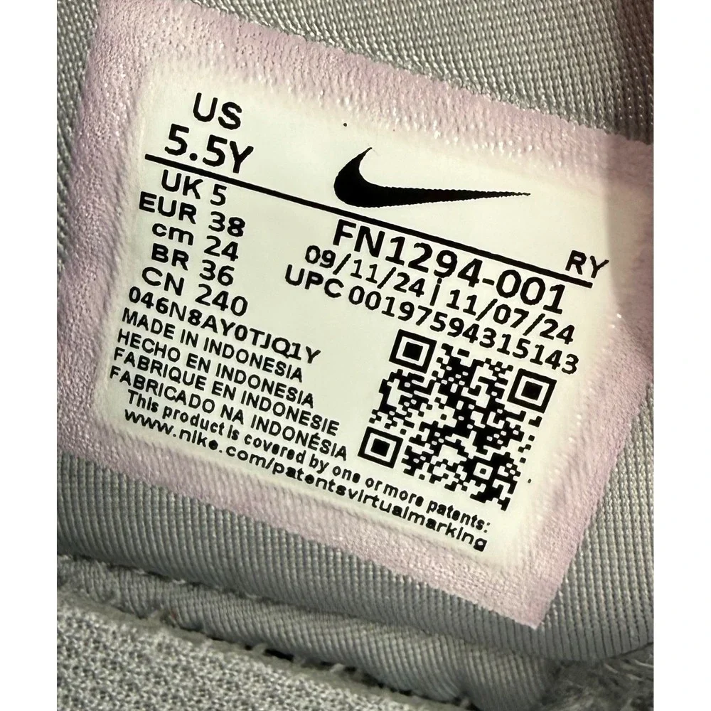 Nike Flex Runner‎ Unisex Kids Slip On Gray & White Athletic Shoes Size 5.5Y